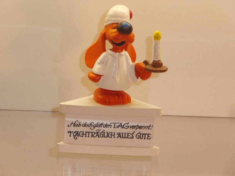 Schleich Figur auf Dreieckssockel: Bill im Nachthemd Schleich Figur auf Dreieckssockel: Bill im Nachthemd