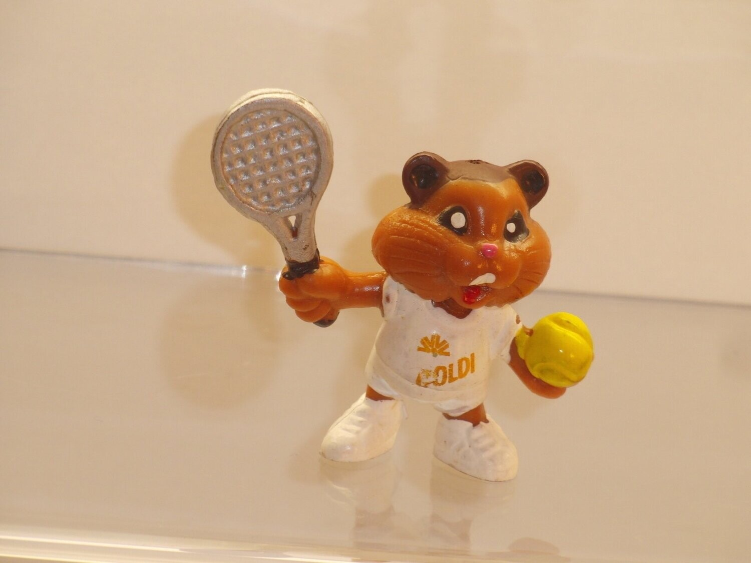 Werbefiguren: Commerzbank 80er Jahre: Goldi Hamster als Tennisspieler
