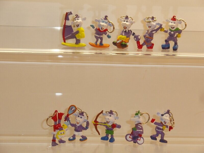 Werbefiguren: Milka: 1998: Milkinis Sport Kühe: kompletter Satz mit 10 Figuren (Anhänger)