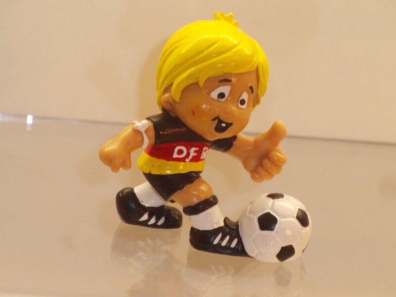 Werbefiguren: Fußball: DFB 1982: DFB Maskottchen von Bully Werbefiguren: Fußball: DFB 1982: DFB Maskottchen von Bully