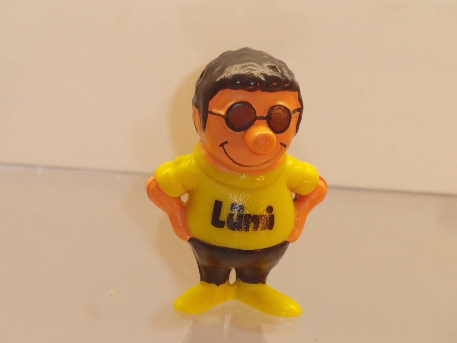Werbefiguren: Lümi: Mann mit Sonnenbrille