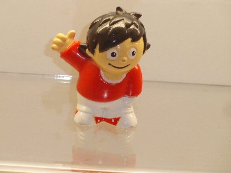 Werbefiguren: ZDF: Mainzelmännchen: P:os 2004: Fritzchen Hand gehoben Werbefiguren: ZDF: Mainzelmännchen: P:os 2004: Fritzchen Hand gehoben
