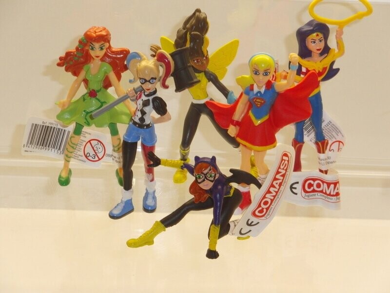 DC Super Hero Girls: Comansi 2017: kompletter Satz mit 6 verschiedenen Figuren DC Super Hero Girls: Comansi 2017: kompletter Satz mit 6 verschiedenen Figuren