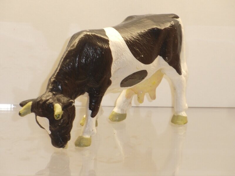 Schleich: 13207 Kuh schwarz/weiß grasend Schleich: 13207 Kuh schwarz/weiß grasend