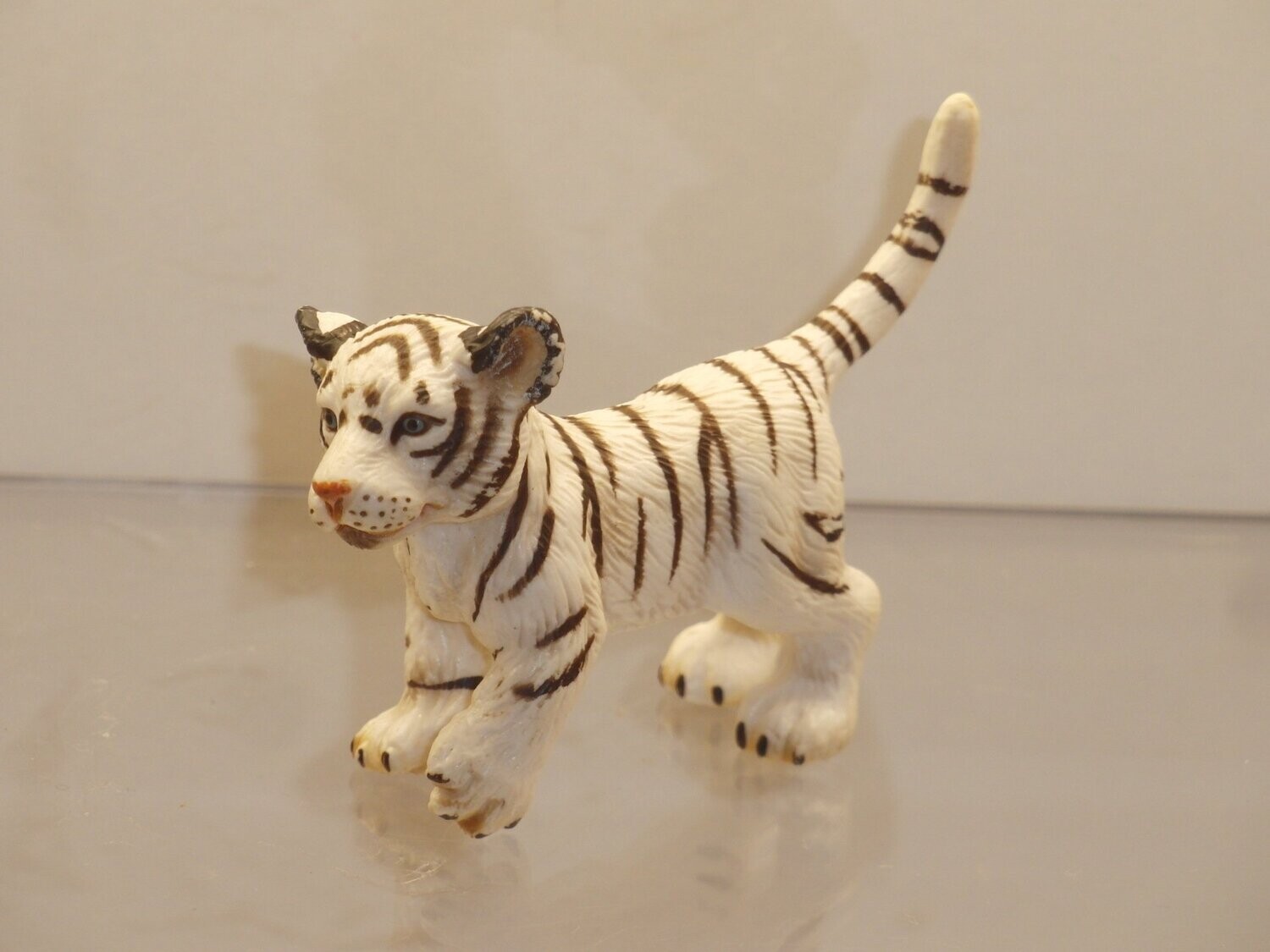 Schleich: 14353 weißes Tigerbaby spielend