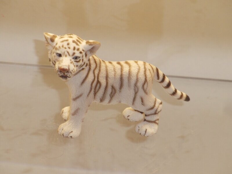 Schleich: 14384 Tigerjunges stehend weiß Schleich: 14384 Tigerjunges stehend weiß