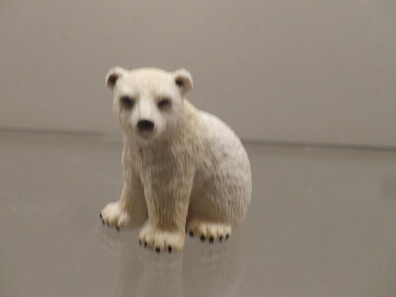 Schleich: 14660 Eisbärjunges sitzend Schleich: 14660 Eisbärjunges sitzend