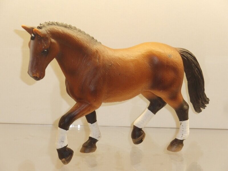 Schleich: 13296 Hannoveraner Stute (Dressurpferd) Schleich: 13296 Hannoveraner Stute (Dressurpferd)