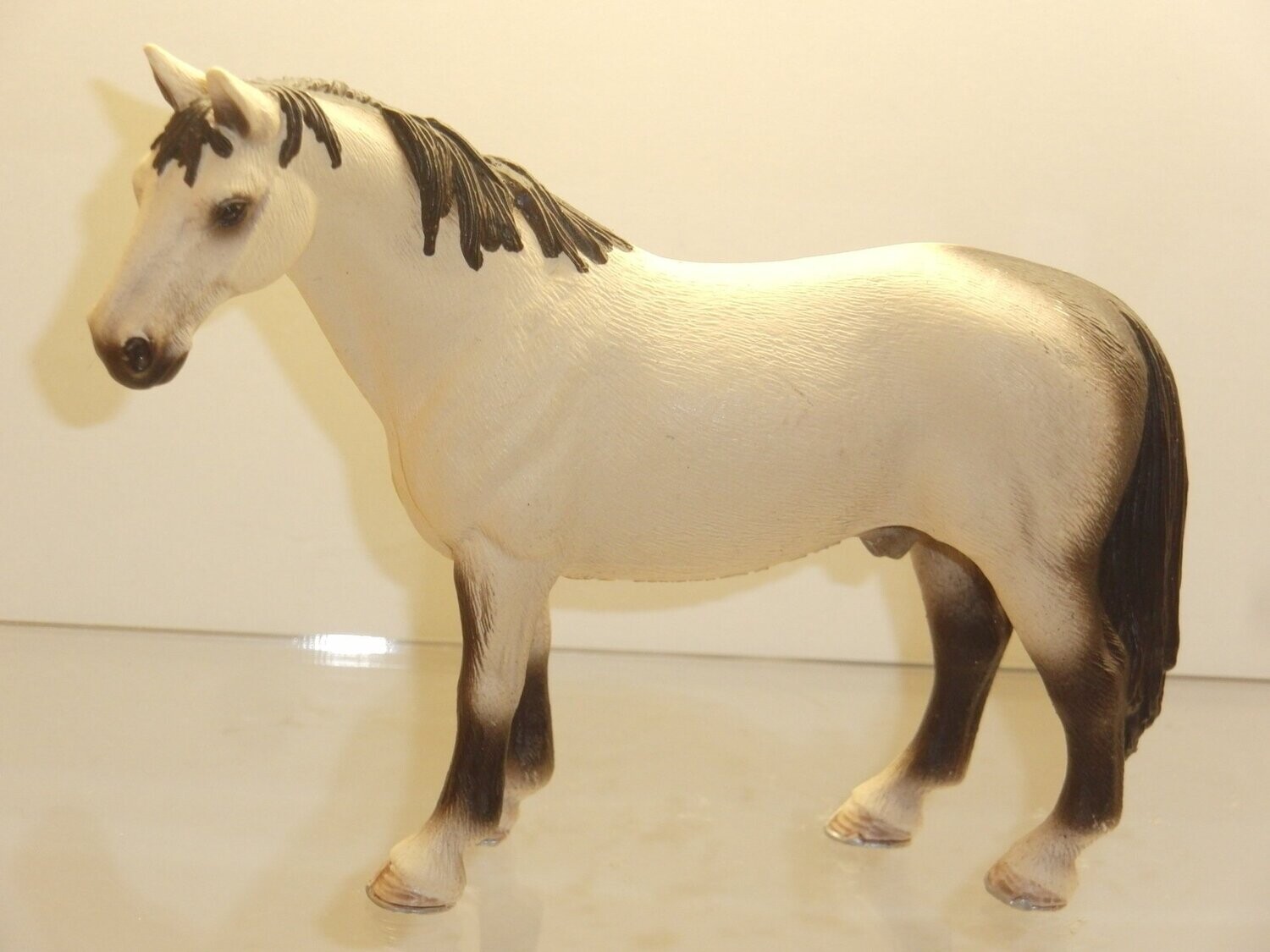 Schleich: 13649 Hannoveraner Hengst helle Bemalung