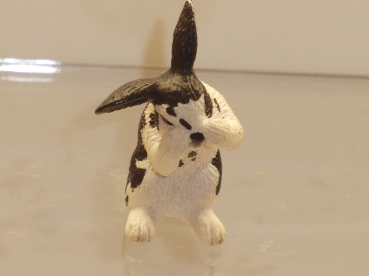 Schleich: 13698 Kaninchen putzend