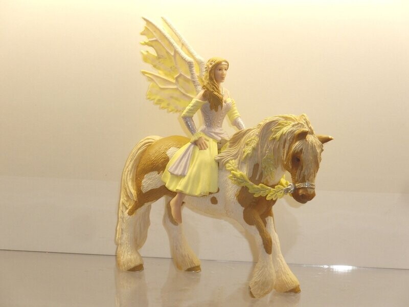 Schleich: Bayala: 70402 Sera auf Pferd Schleich: Bayala: 70402 Sera auf Pferd