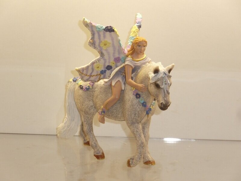 Schleich: Bayala: 70410 Oleana auf Pferd Schleich: Bayala: 70410 Oleana auf Pferd