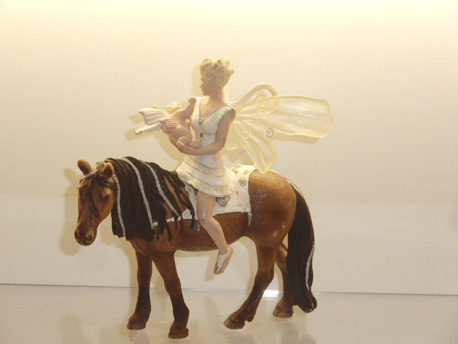 Schleich: Bayala: 70409 Iloris mit Baby Leolynn auf Pferd