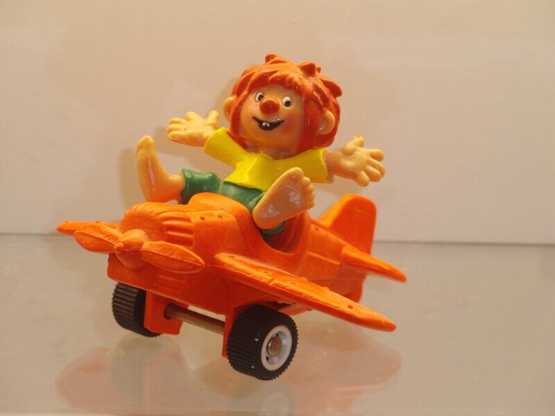 Pumuckl: Bully 1984: Pumuckl im Flugzeug (orange) Pumuckl: Bully 1984: Pumuckl im Flugzeug (orange)