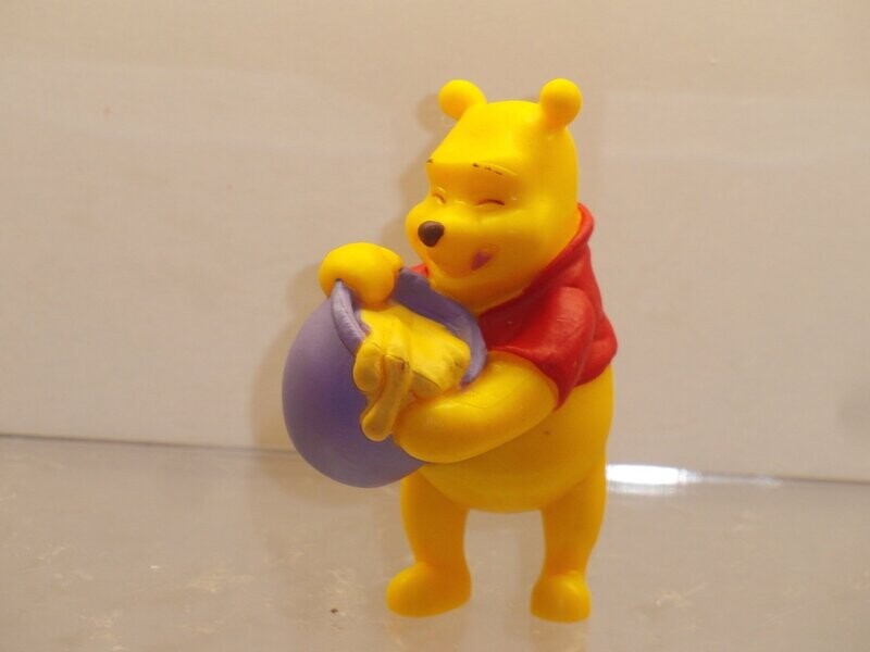 Disney's Winnie Puuh: Bully/Bullyland: Winnie Puuh mit Honigtopf Disney's Winnie Puuh: Bully/Bullyland: Winnie Puuh mit Honigtopf