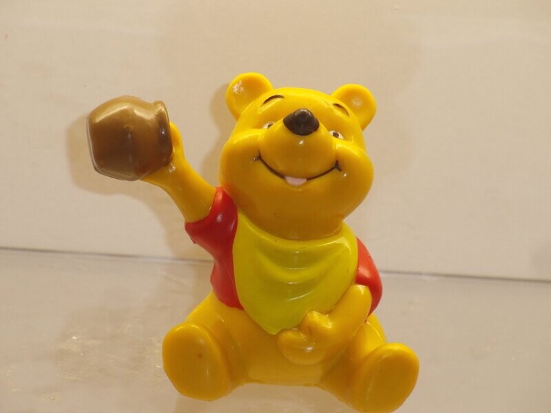 Disney's Winnie Puuh: Disney Park 90er Jahre: Winnie Puuh mit Honigtopf Disney's Winnie Puuh: Disney Park 90er Jahre: Winnie Puuh mit Honigtopf
