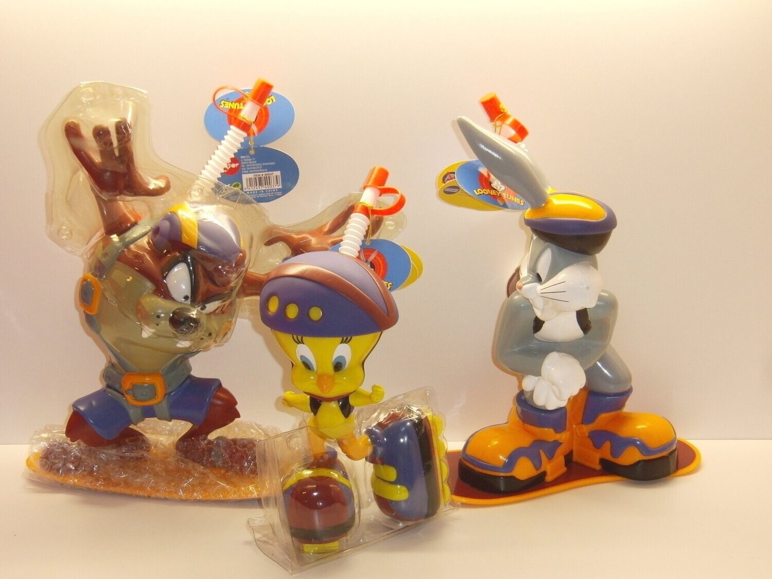 Bugs Bunny & Co. 3 verschiedene große Figuren (Trinkflaschen) Bugs Bunny, Tazmanischer Teufel