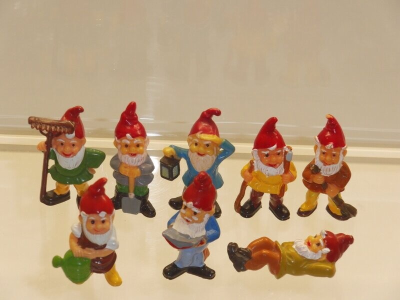 Ferrero Ü-Ei: 1988: Die Blumentopfzwerge: kompletter Satz  mit  8 Figuren  ohne BPZ