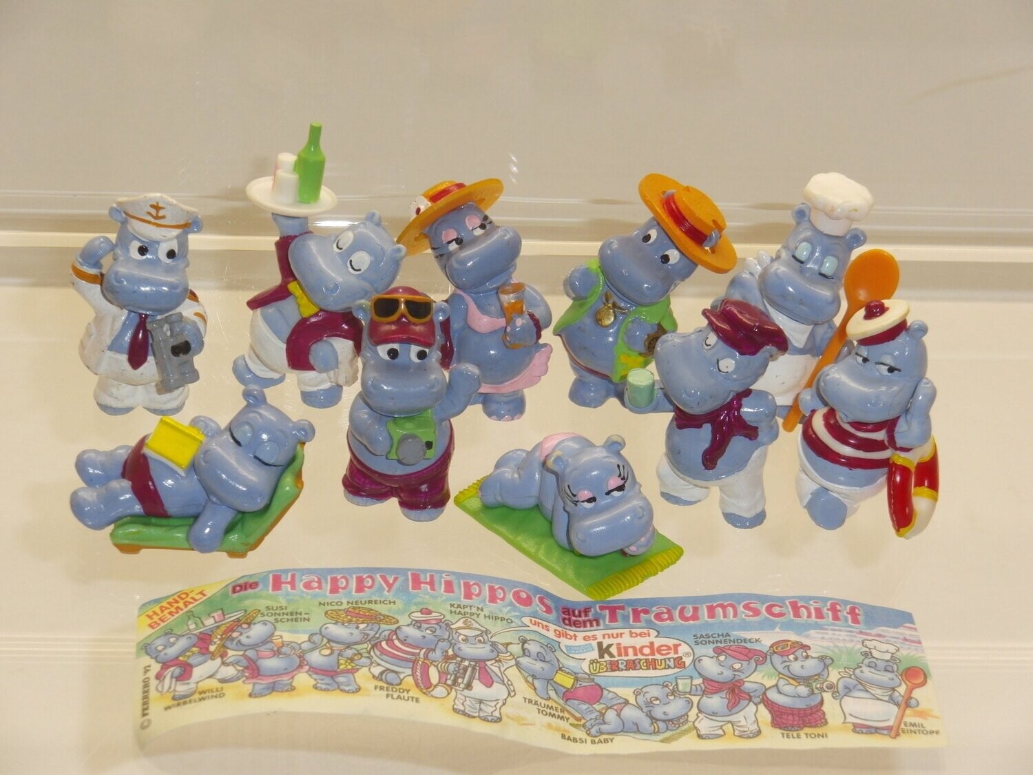 Ferrero Ü-Ei: 1992: Die Happy Hippos auf dem Traumschiff:  kompletter Satz mit 10 Figuren mit 1 BPZ