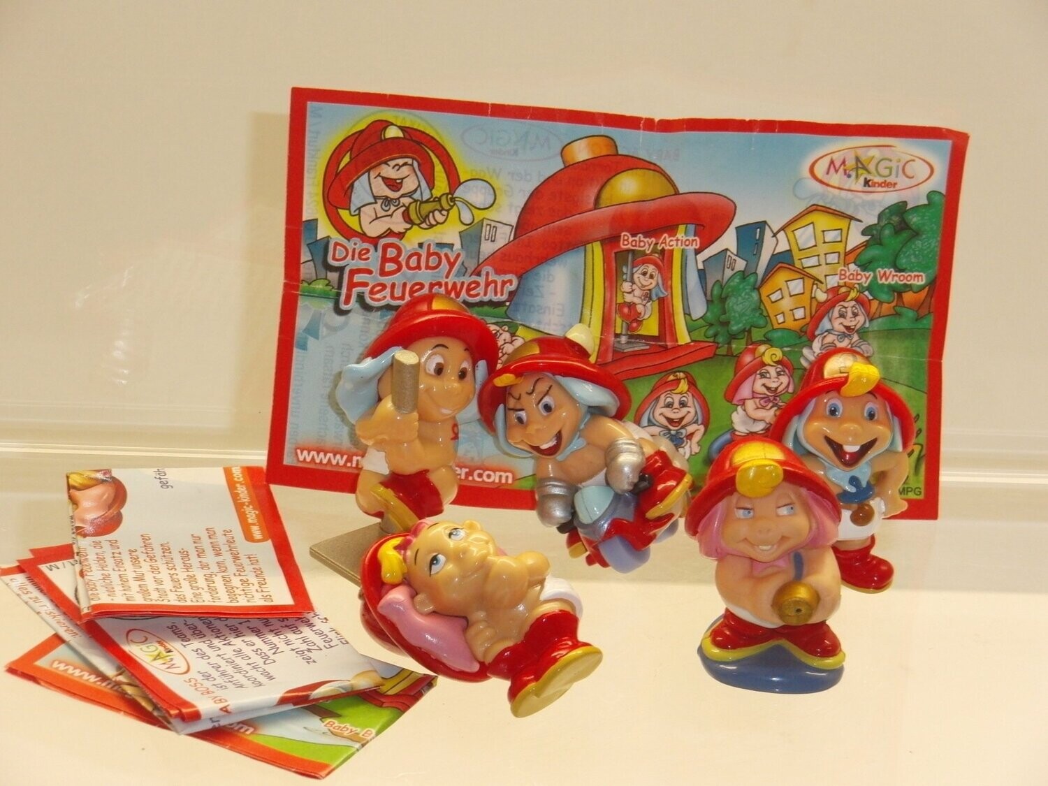 Ferrero Ü-Ei: 2006: Die Baby Feuerwehr: kompletter Satz mit 5 Figuren mit allen BPZ