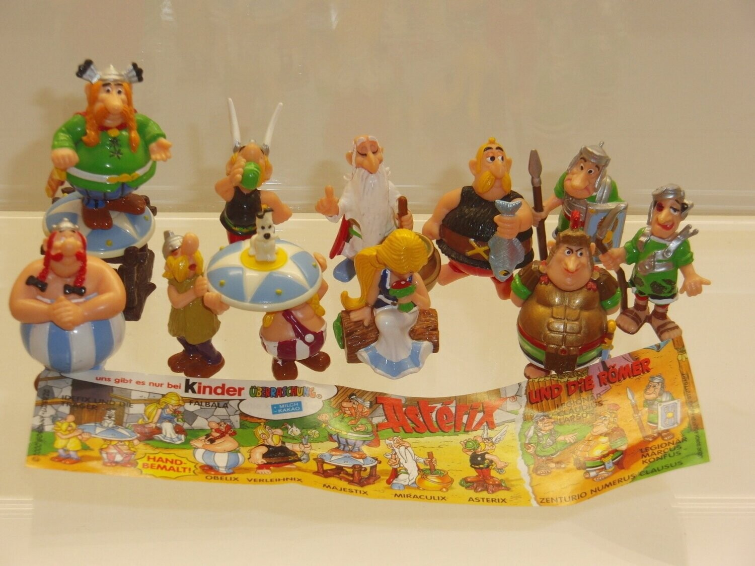 Ferrero Ü-Ei: 2000: Asterix und die Römer: kompletter Satz mit 10 Figuren mit 1 BPZ
