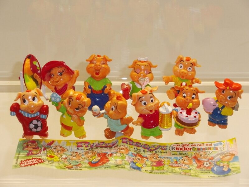 Ferrero Ü-Ei: 2000: Pinky Piggys: kompletter Satz mit 10 Figuren mit 1 BPZ Ferrero Ü-Ei: 2000: Pinky Piggys: kompletter Satz mit 10 Figuren mit 1 BPZ