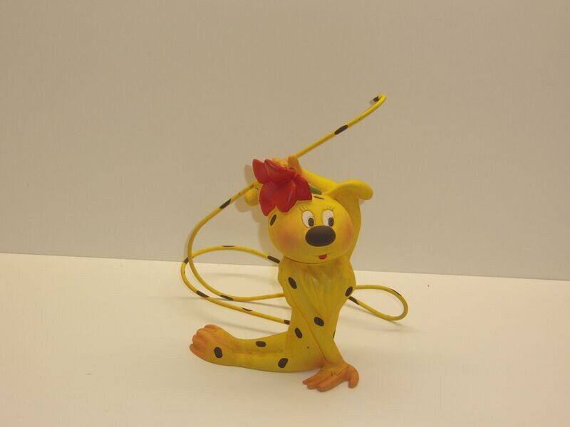Leblon Delienne: Marsupilami: Marsu-Frau sitzend (Klebestelle am Ohr) Leblon Delienne: Marsupilami: Marsu-Frau sitzend (Klebestelle am Ohr)