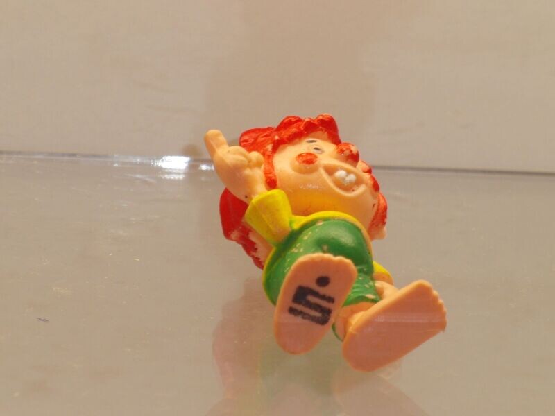 Pumuckl: Sparkasse 80er Jahre: Pumuckl mit erhobenem Finger Pumuckl: Sparkasse 80er Jahre: Pumuckl mit erhobenem Finger