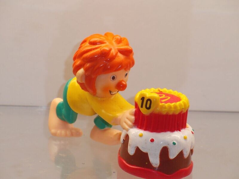 Pumuckl: Mc Donald's 1998: Pumuckl mit Torte Pumuckl: Mc Donald's 1998: Pumuckl mit Torte