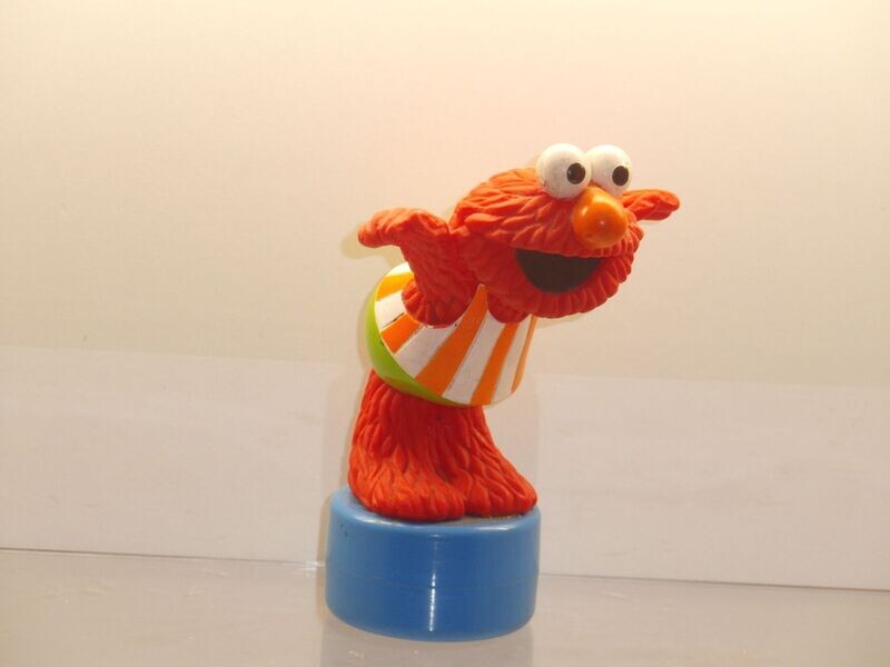 Sesamstraße: Illco 90er Jahre: Elmo als Schwimmer auf Startblock Sesamstraße: Illco 90er Jahre: Elmo als Schwimmer auf Startblock