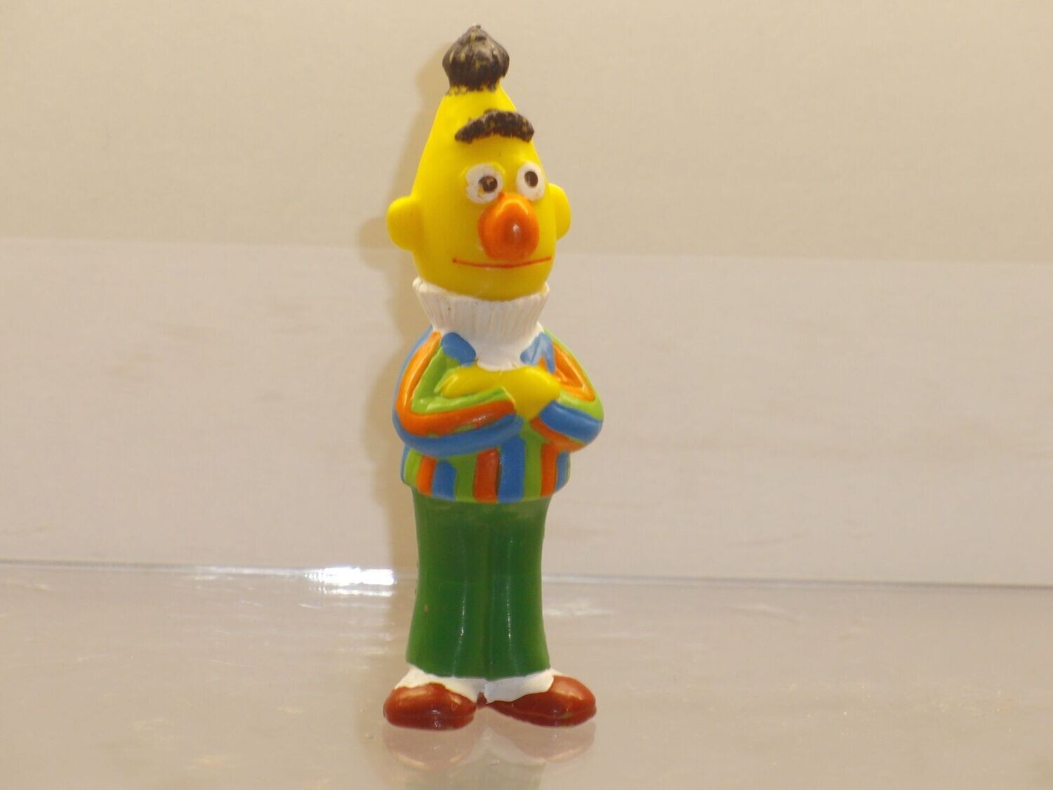 Sesamstraße: Applause: Bert Arme verschränkt