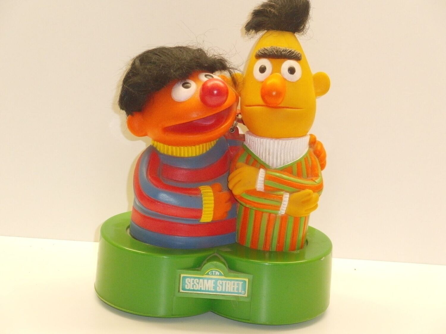 Sesamstraße: 70er/80er Jahre: Ernie und Bert als Radio