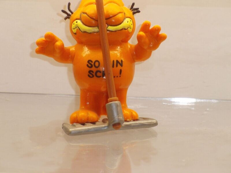 Garfield: Bully: Garfield mit Rechen Garfield: Bully: Garfield mit Rechen