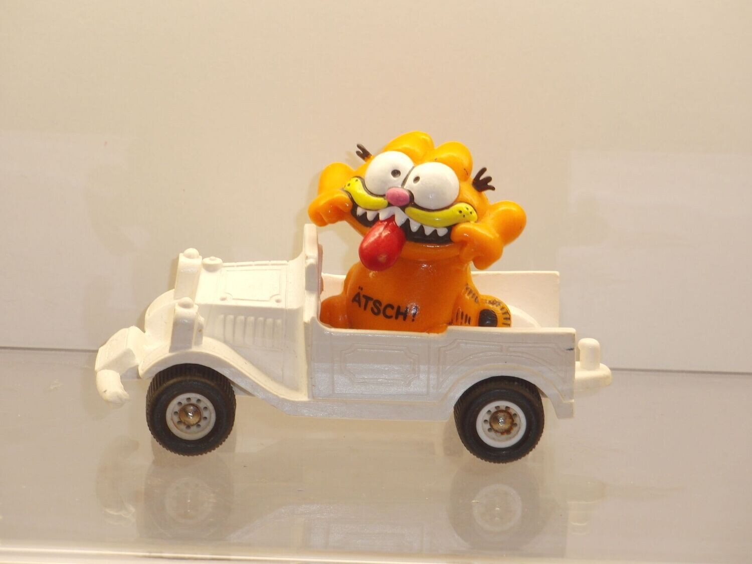 Garfield: Bully: im Auto: Lieferwagen weiß: Böser Garfield