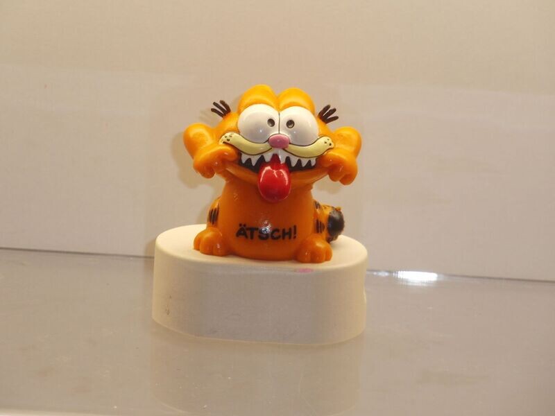 Garfield: Bully: Garfield auf Spitzer, Sockel oval: Böser Garfield Garfield: Bully: Garfield auf Spitzer, Sockel oval: Böser Garfield
