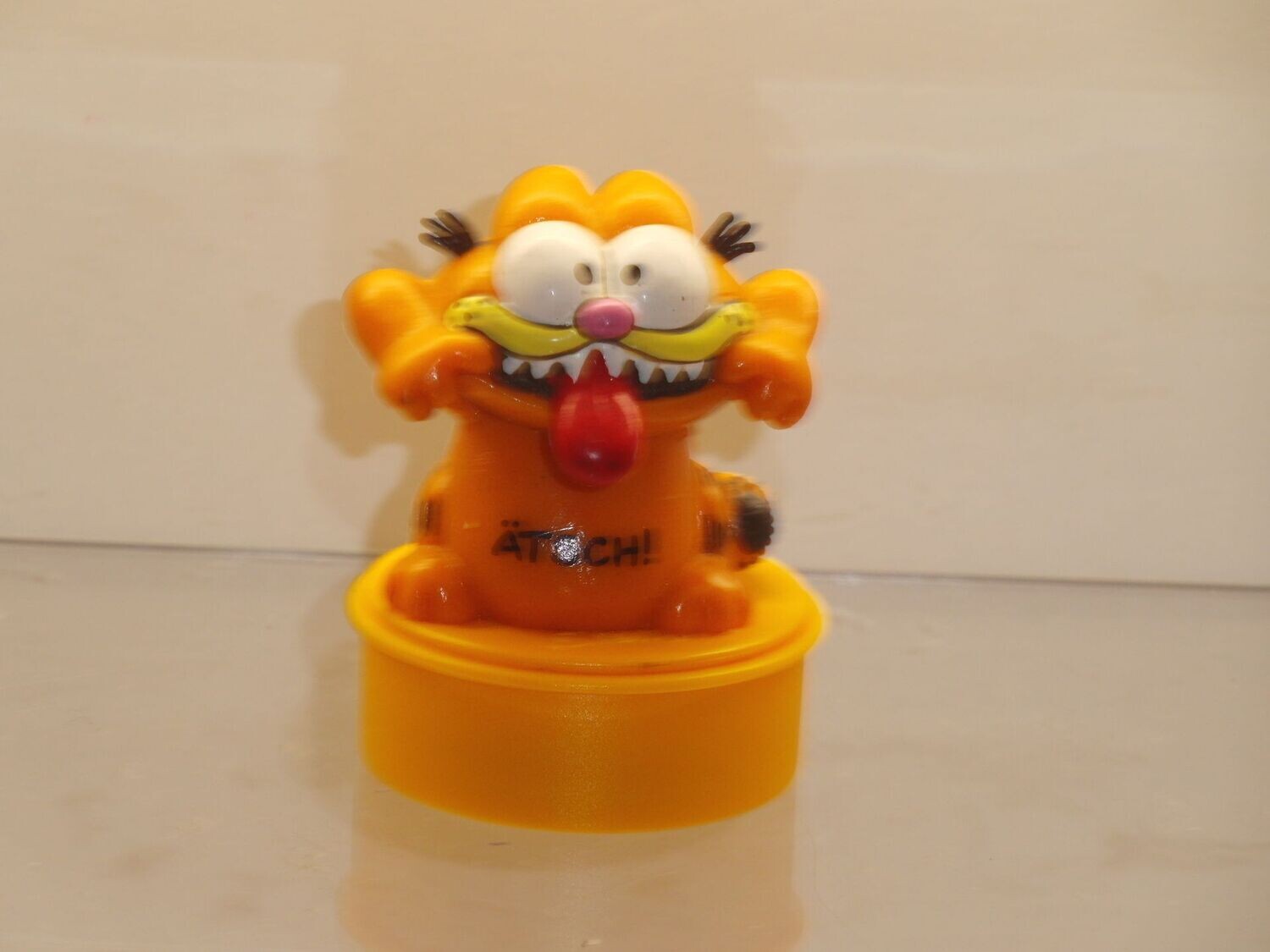 Garfield: Bully: Garfield auf Stempel: Böser Garfield