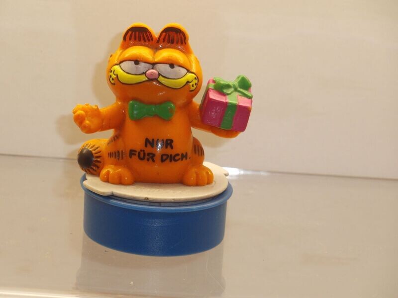 Garfield: Bully: Garfield auf Stempel: mit Geschenk Garfield: Bully: Garfield auf Stempel: mit Geschenk