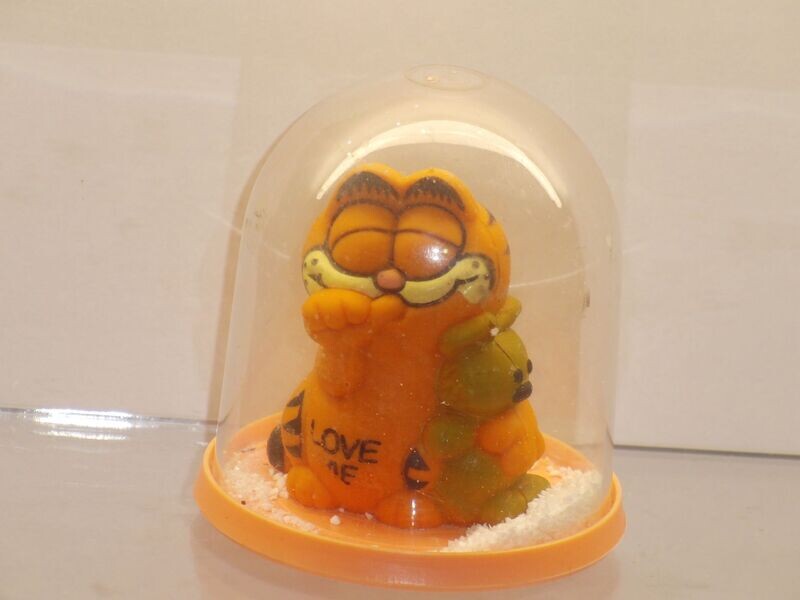 Garfield: Koziol: Garfield in Schneekugel: mit Teddy (ohne Wasser) Garfield: Koziol: Garfield in Schneekugel: mit Teddy (ohne Wasser)