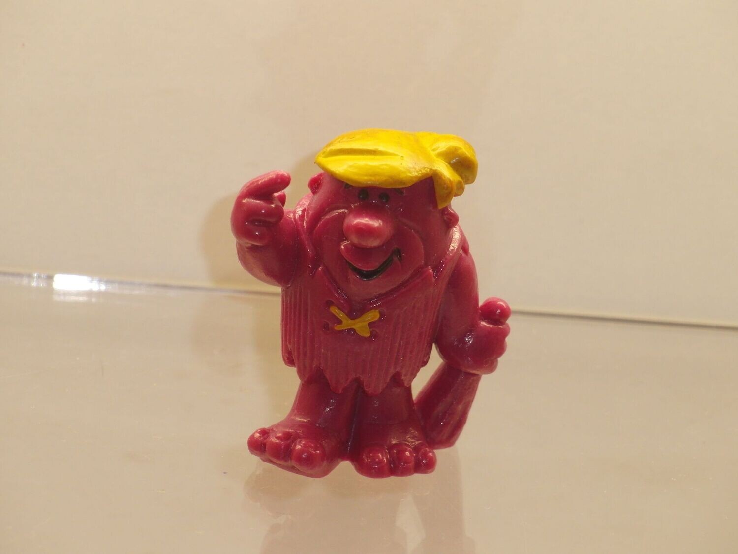 Familie Feuerstein:  Bully 1983: Barney Geröllheimer, lila Material, teilbemalt