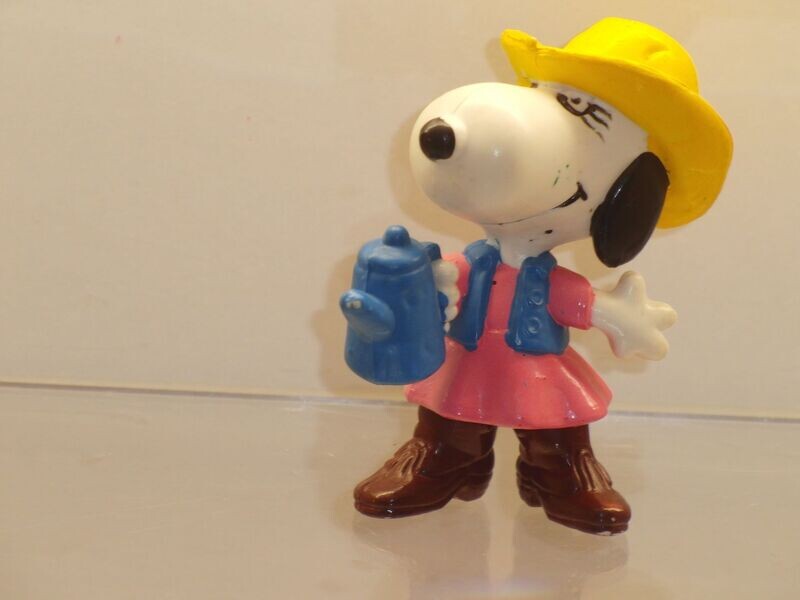 Snoopy/Peanuts: Schleich 2. Serie ab 80er Jahre: Belle als Cowgirl mit Kanne Snoopy/Peanuts: Schleich 2. Serie ab 80er Jahre: Belle als Cowgirl mit Kanne