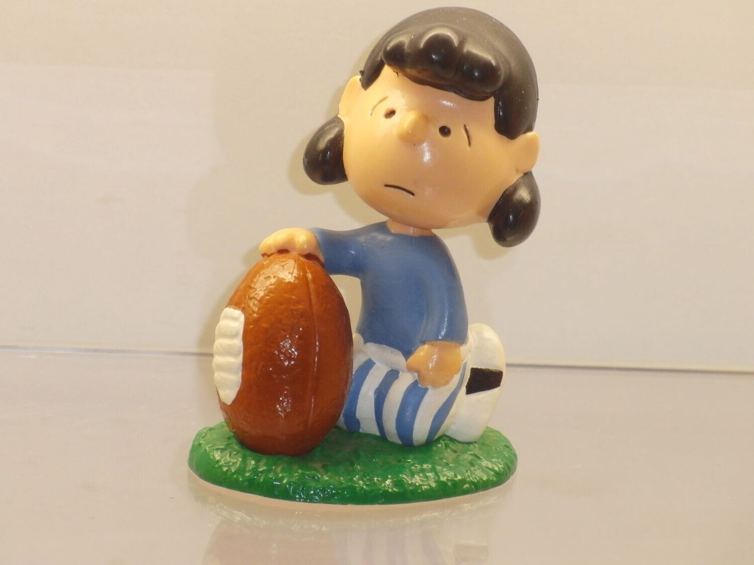 Snoopy/Peanuts: Applause 90er Jahre: Lucy mit Football