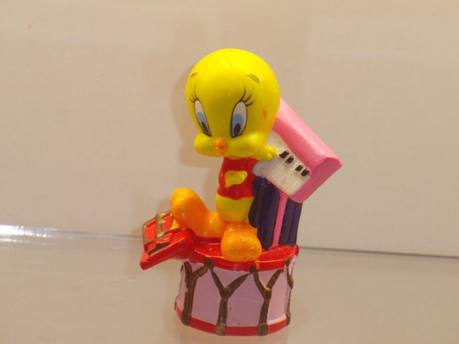 Bugs Bunny  & Co.: 90er Jahre: Tweety mit Musikinstrumenten