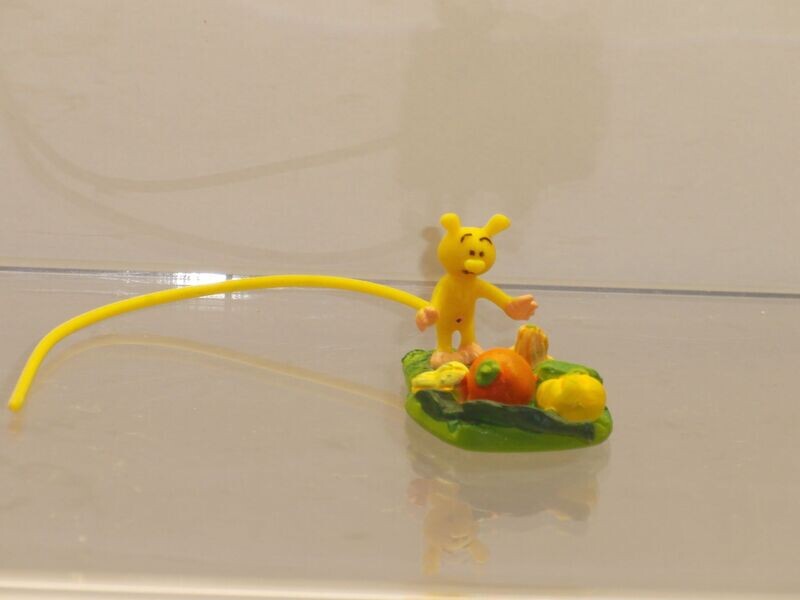 Plastoy 2006: Marsupilami: Baby gelb mit Früchten Plastoy 2006: Marsupilami: Baby gelb mit Früchten