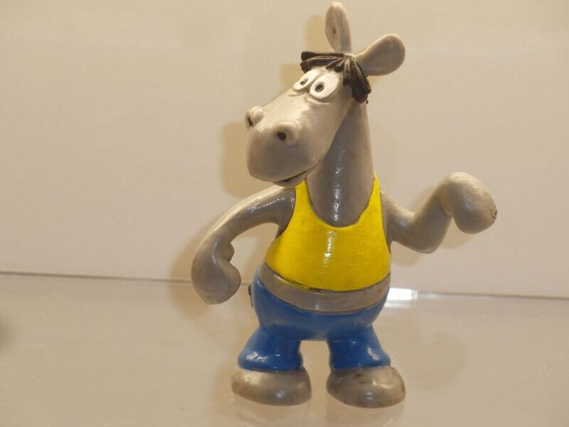 Äffle & Pferdle: Pferdle (Hemd gelb/Hose blau) Äffle & Pferdle: Pferdle (Hemd gelb/Hose blau)