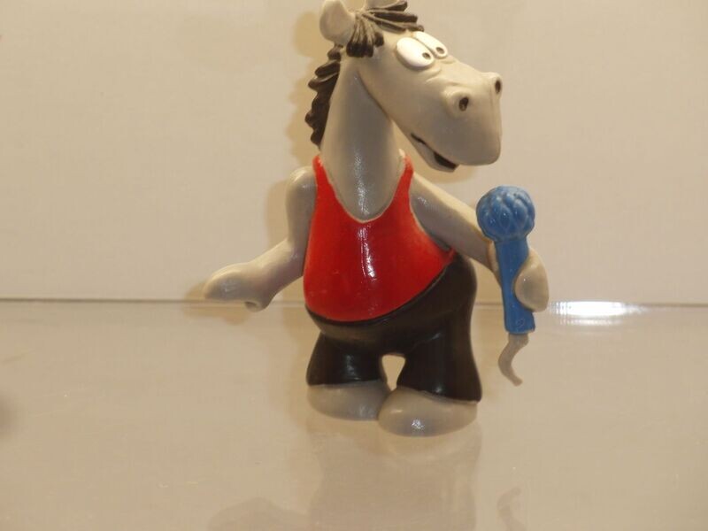 Äffle & Pferdle: Pferdle mit Mikrophon (Hemd rot/ Hose schwarz) Äffle & Pferdle: Pferdle mit Mikrophon (Hemd rot/ Hose schwarz)