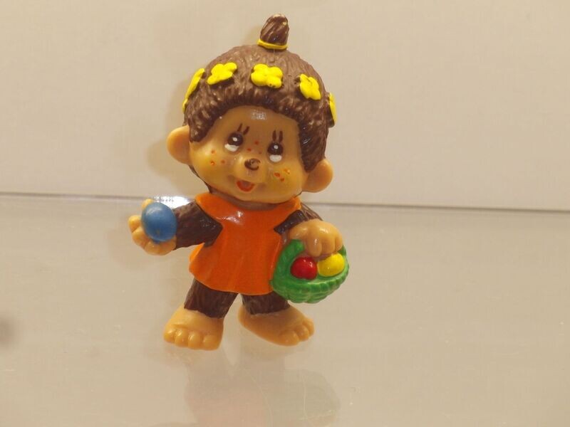Monchhichi: Bully 1981: Mädchen mit Osterei Monchhichi: Bully 1981: Mädchen mit Osterei