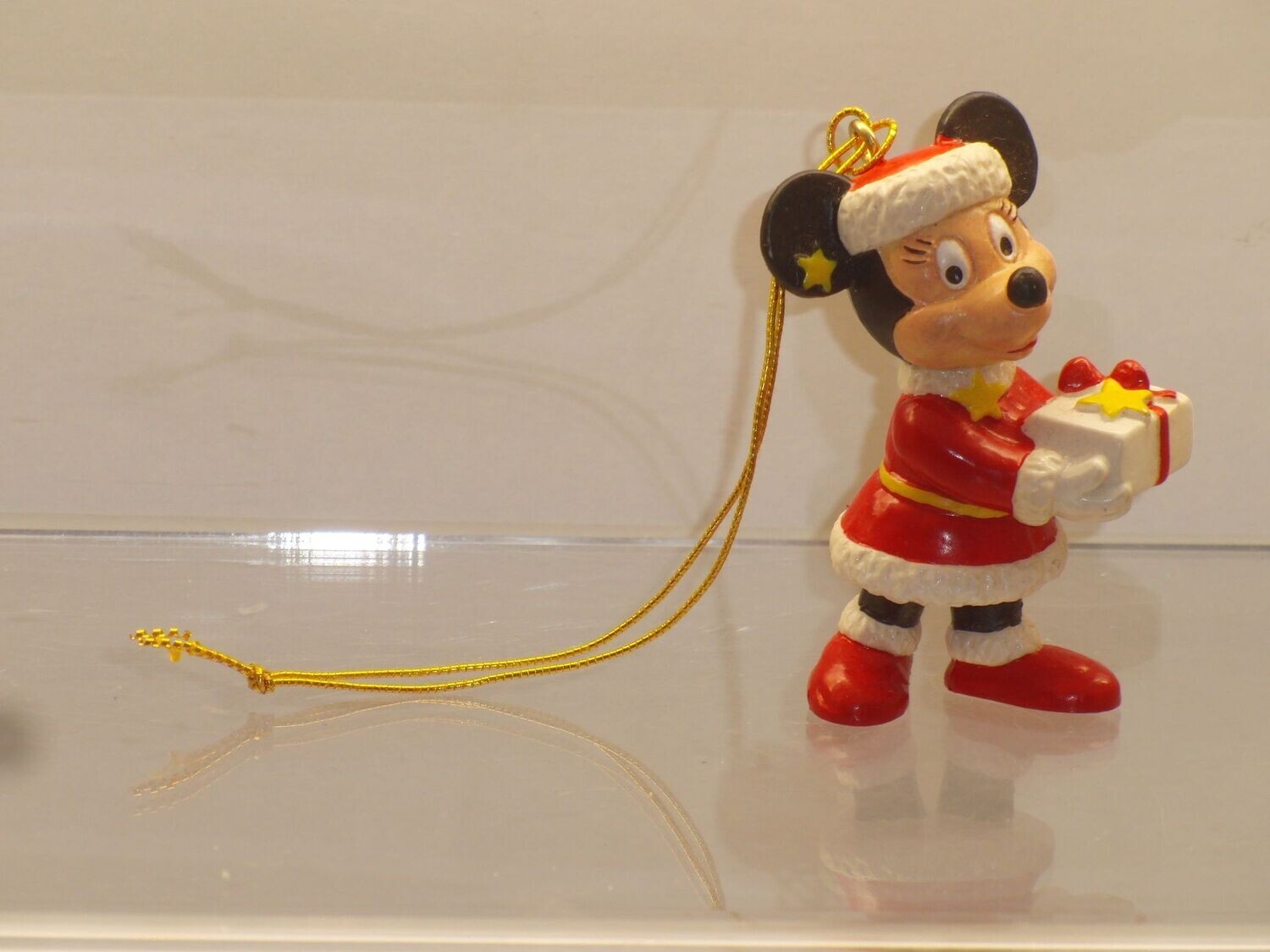 Disney Bullyland 90er Jahre: Weihnachten: Minnie mit Paket als Anhänger