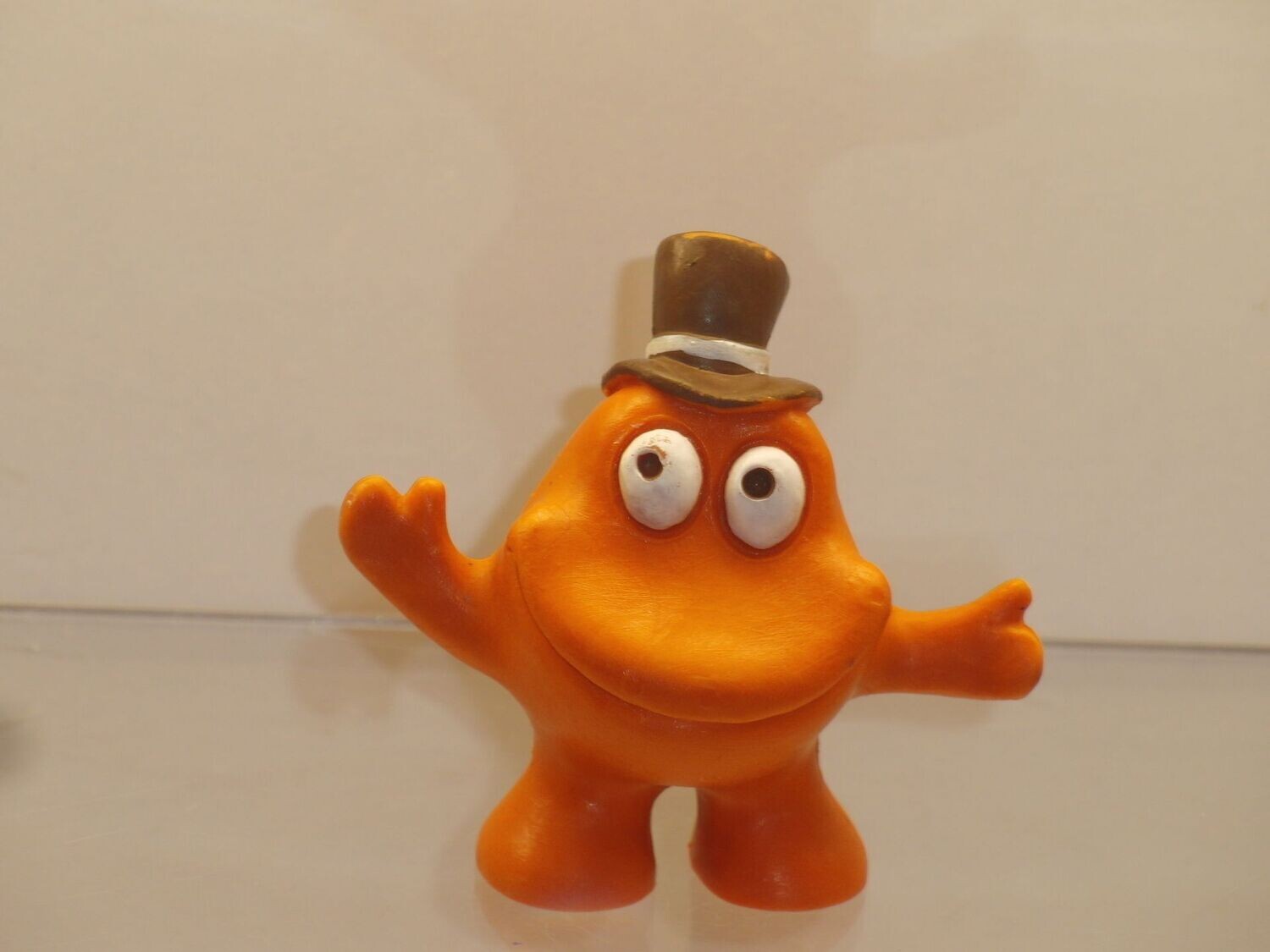 Kli-Kla-Klawitterbus: Schleich 1974: orangenes Knet-Männchen