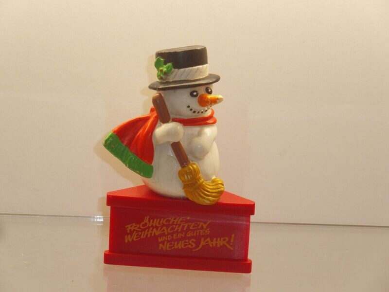 Schleich Figur auf Dreieckssockel: Schneemann Schleich Figur auf Dreieckssockel: Schneemann