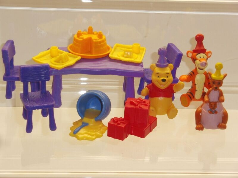 Disney's Winnie Puuh: Mattel 90er Jahre: Geburtstags-Set mit Winnie, Tigger und Kanga + Zubehör